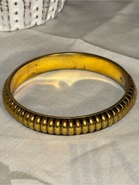 Vintage Napier Ribbed Gold Bangle Classic Mid-Century Chunky Scalloped Textured